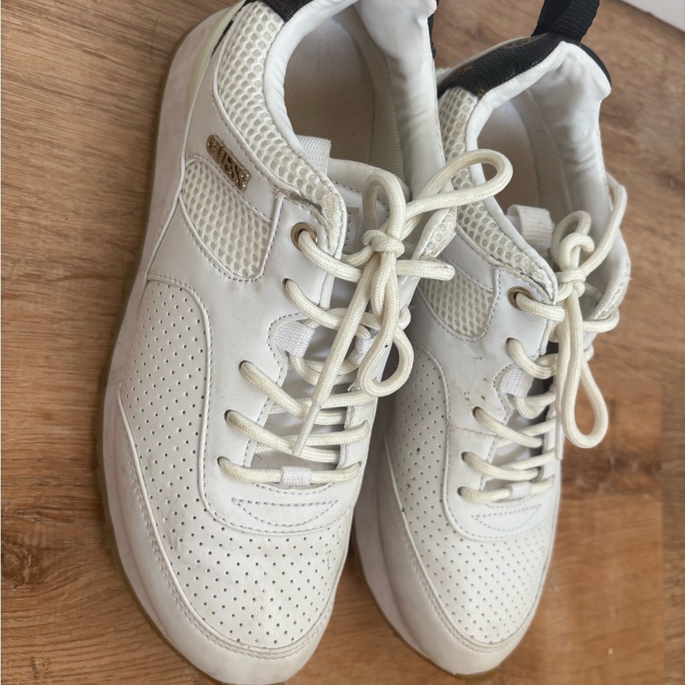 Woman’s GUESS Sneakers - Picture 2 of 6